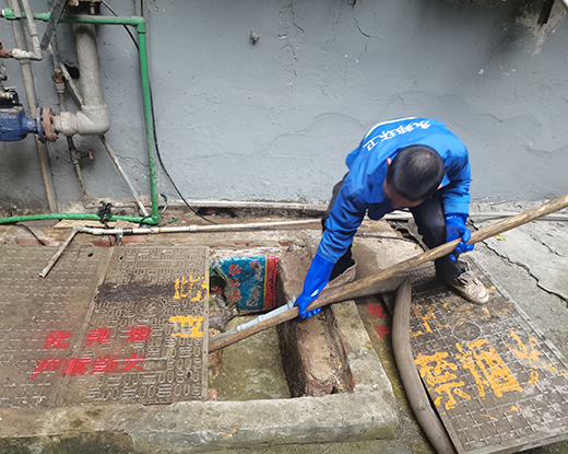 绥棱清掏化粪池