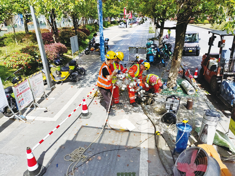  绥棱UV-CIPP紫外光固化修复